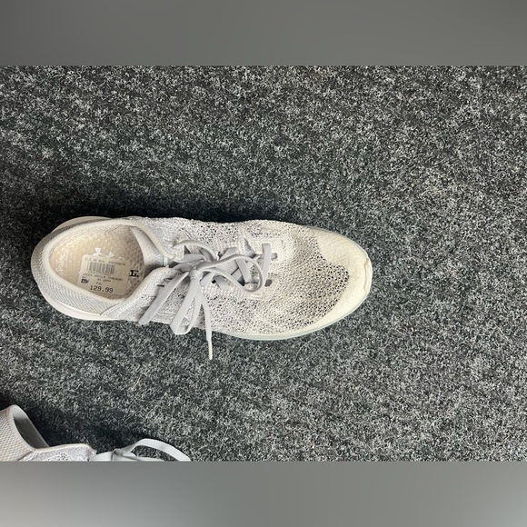 Under Armour Running Shoes - Picture 6 of 7